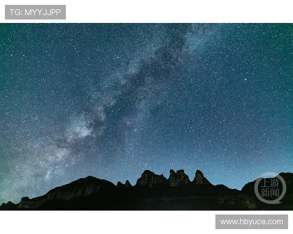 不眠夜:当星光点亮心底的孤寂